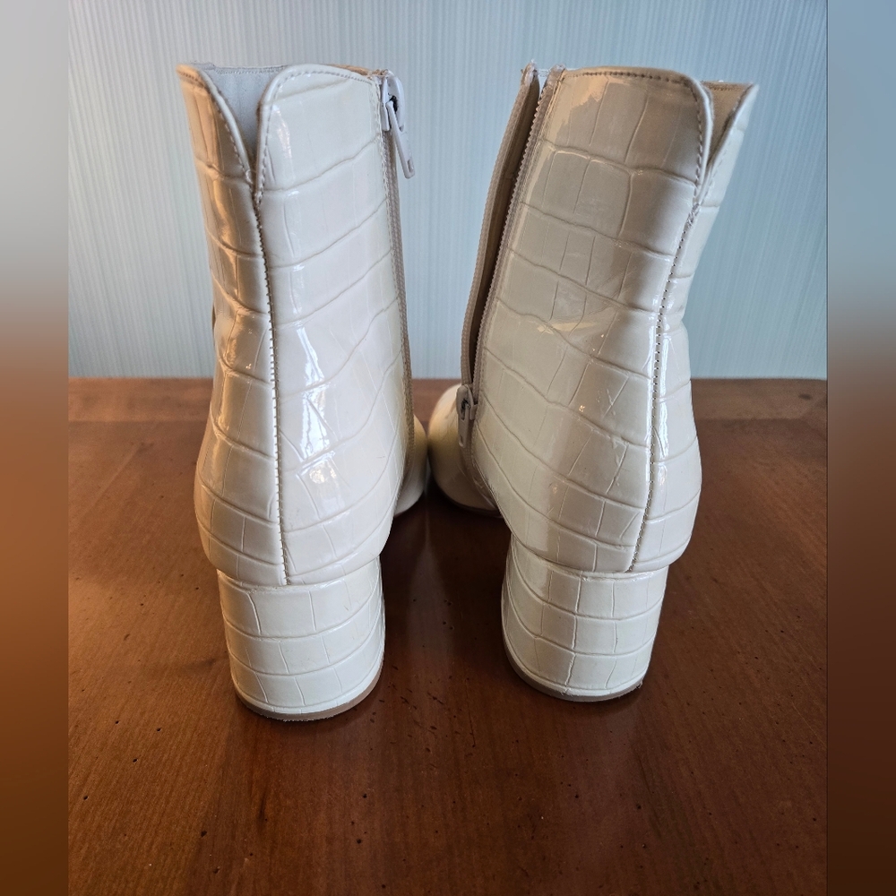 Chinese Laundry Croc Embossed Cream Ankle Booties | Block Heel | Size 7.5 (EU 38 - Picture 4 of 11